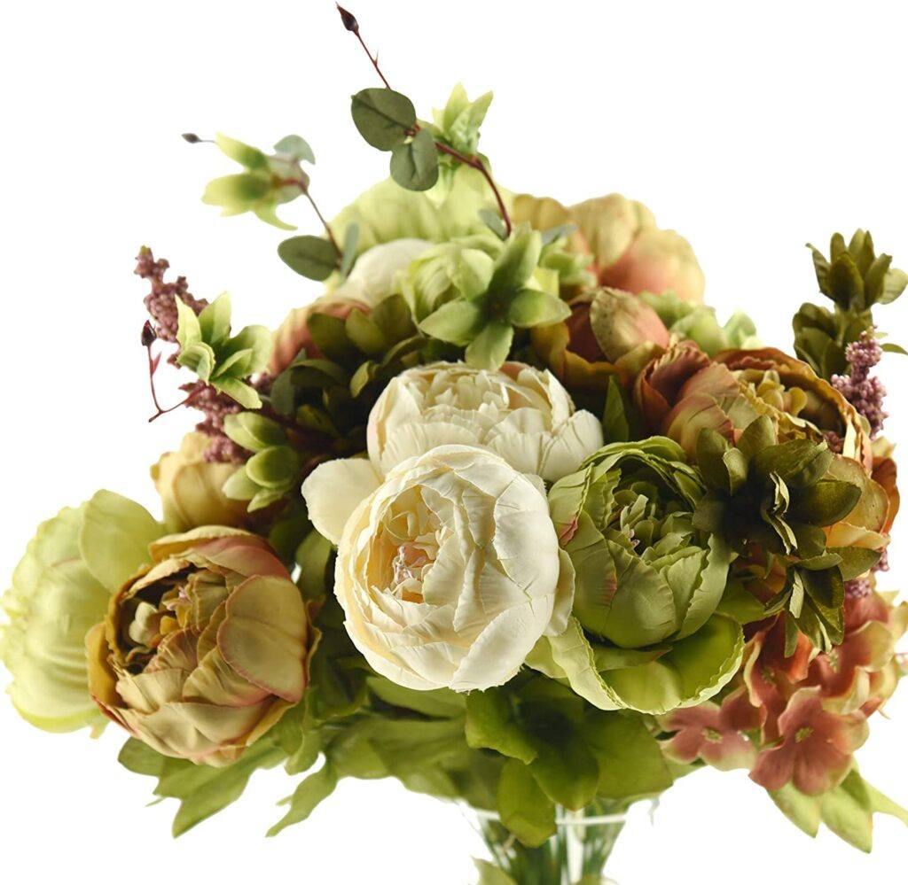 French country cottage decorating ideas: a bouquet of green flowers