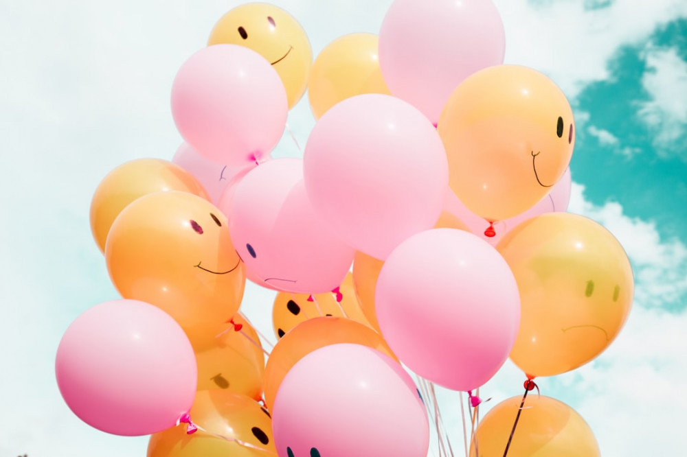 finding love affirmations: many colorful balloons