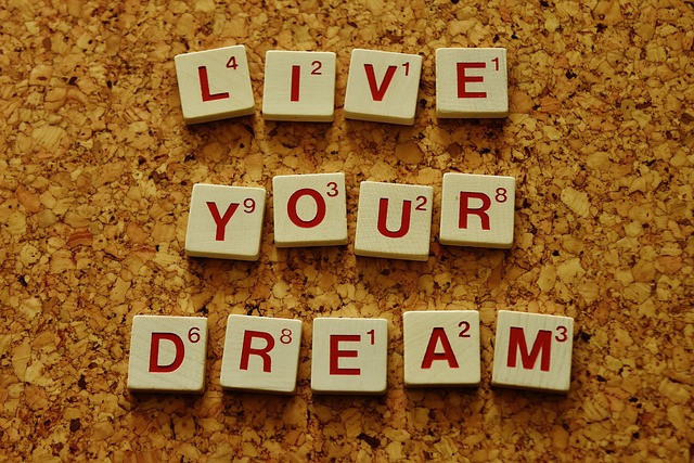 Abraham Hicks 17 seconds rule - slogan " Live your dream"