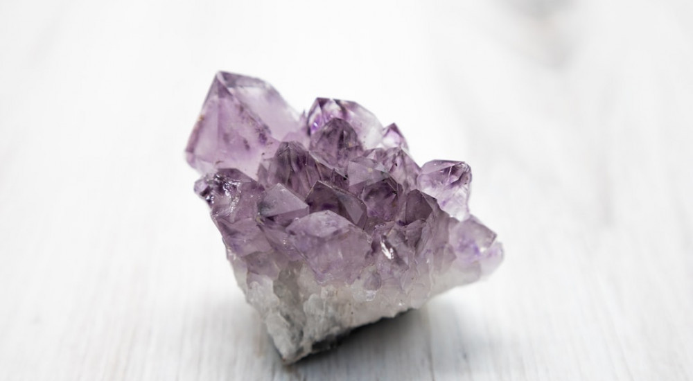 Crystals Help with Manifestation: picture of amethyst crystal