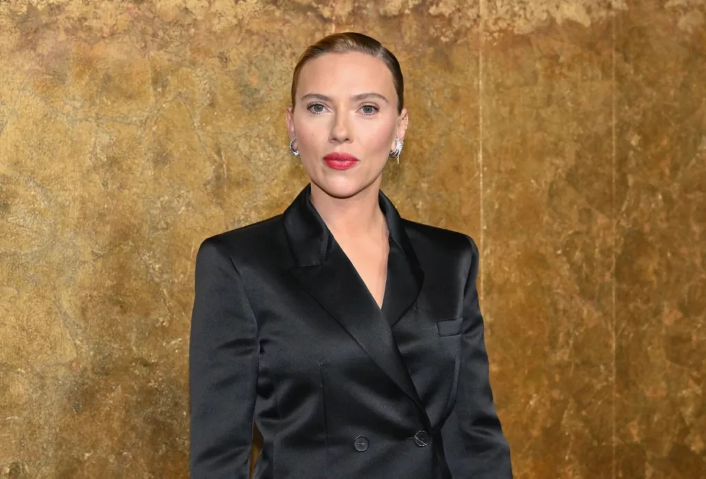 What is dark feminine energy? a picture of Scarlett Johansson
